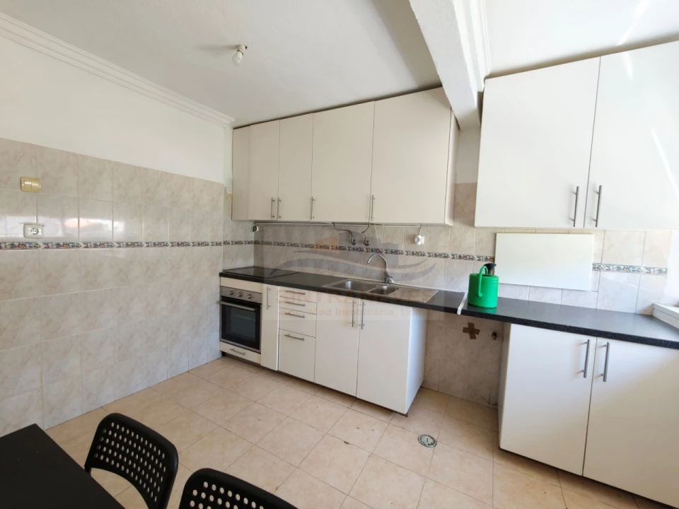 Apartamento T1 para Venda em Benfica Foto 3