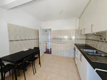 Apartamento T1 para Venda em Benfica