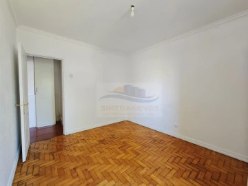 Apartamento T1 para Venda em Benfica