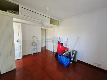 Apartamento T1 para Venda em Benfica