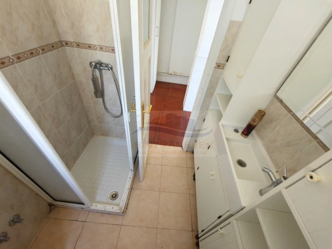 Apartamento T1 para Venda em Benfica Foto 6