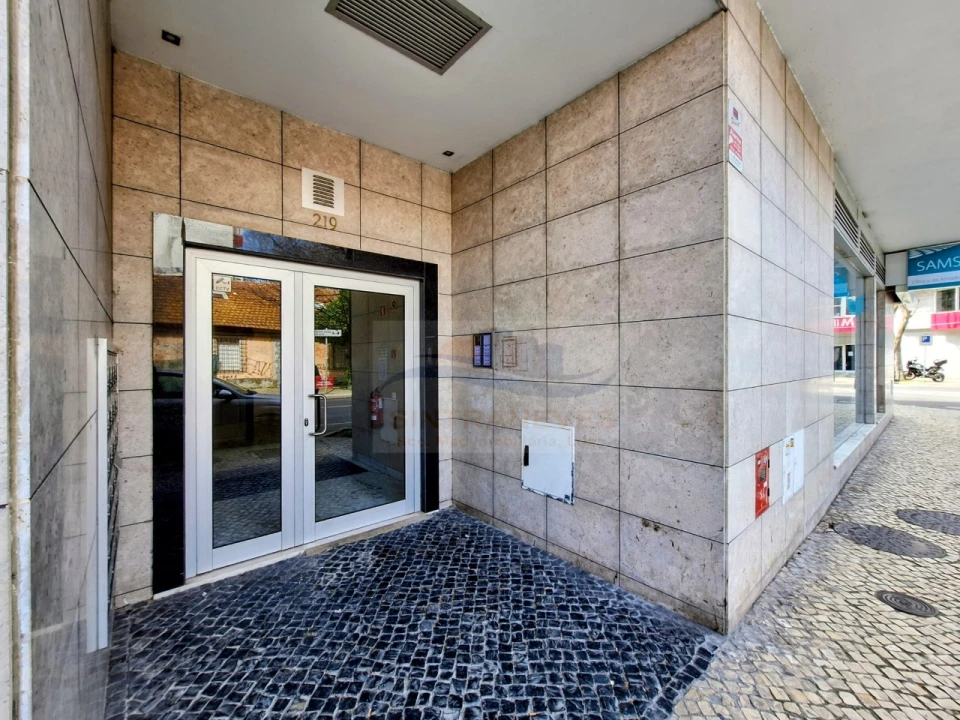 Apartamento T2 para Venda em Venteira Foto 28