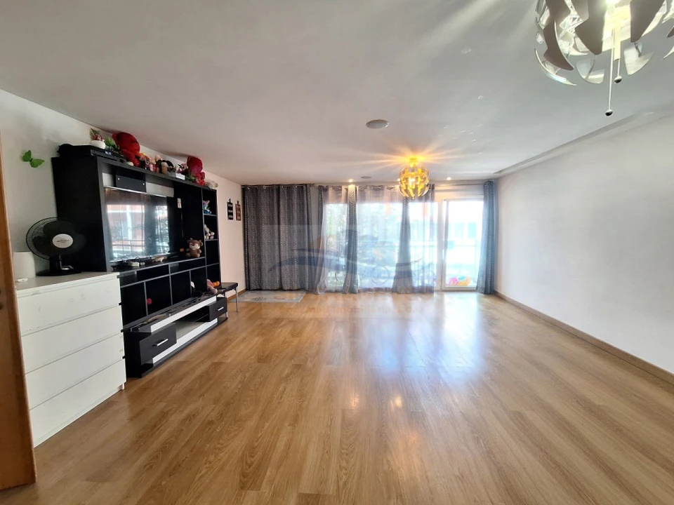 Apartamento T2 para Venda em Venteira Foto 3