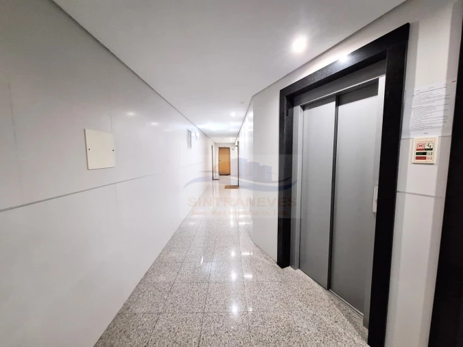 Apartamento T2 para Venda em Venteira Foto 24