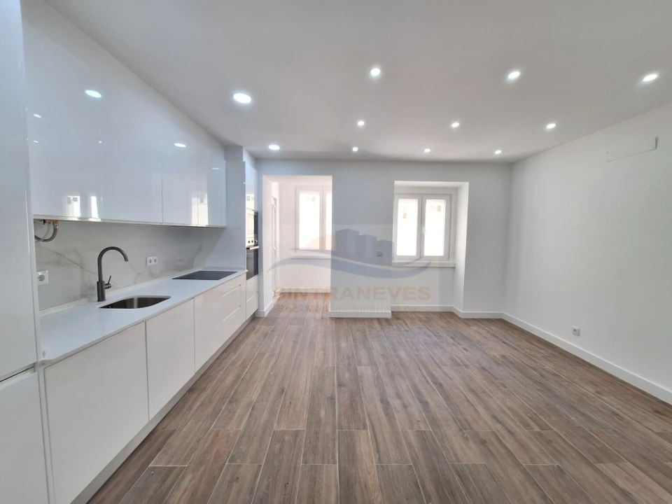 Apartamento T2 para Venda em Falagueira-Venda Nova Foto 2