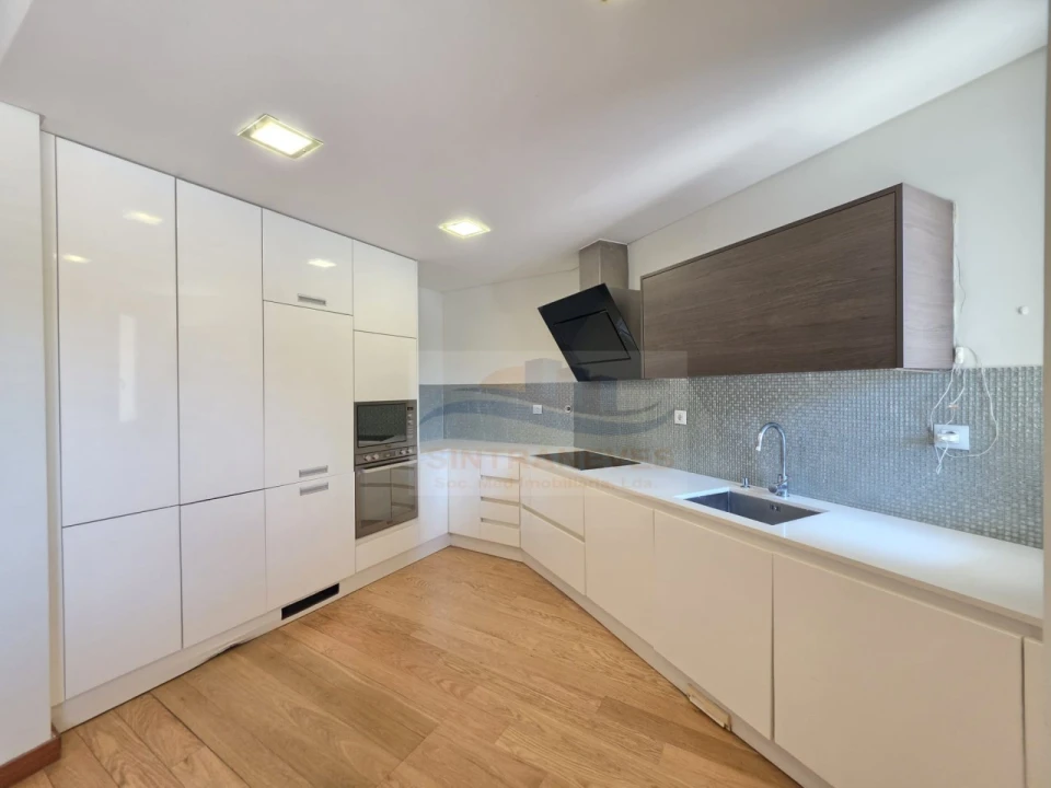 Apartamento T1 para Venda em Alfragide Foto 1