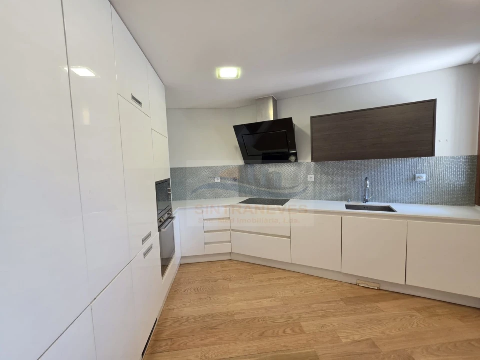 Apartamento T1 para Venda em Alfragide Foto 23