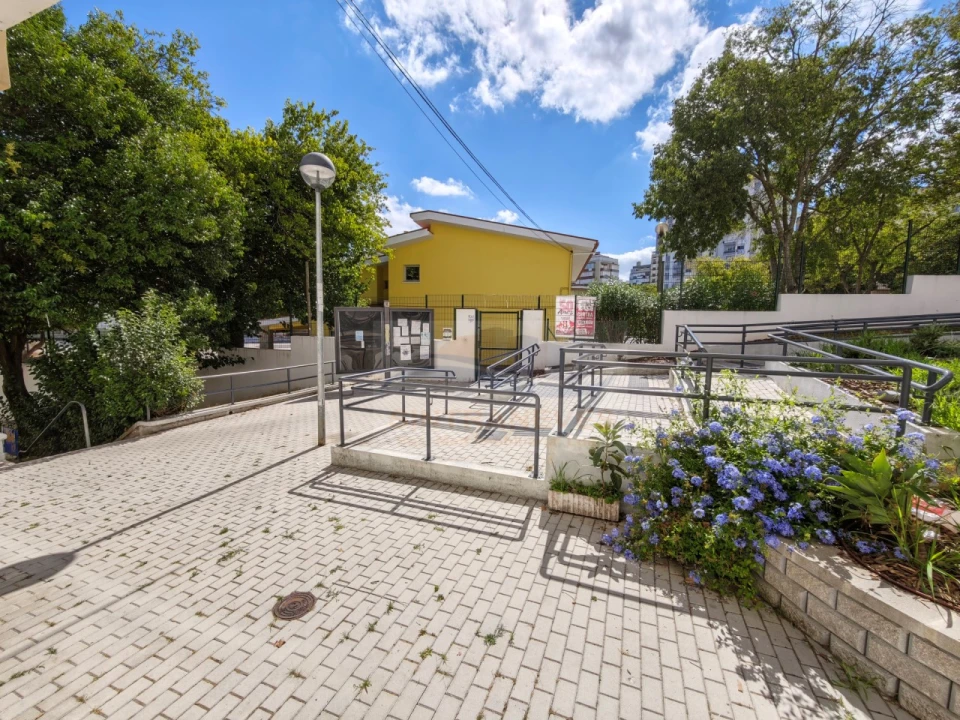 Apartamento T3 para Venda em Águas Livres Foto 16