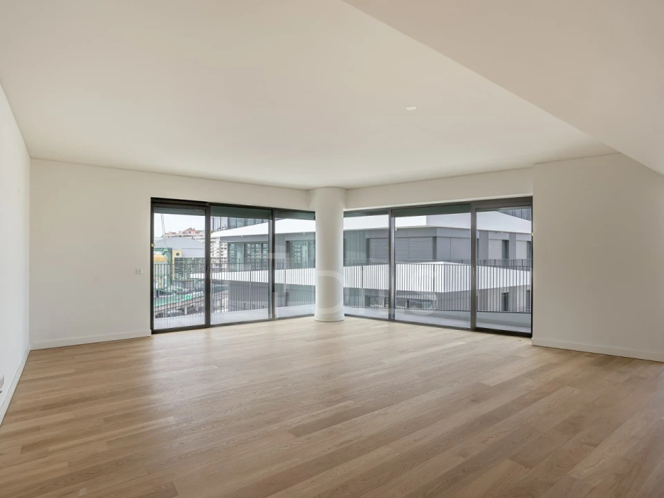 Apartamento T4 para Venda em Lumiar Foto 2