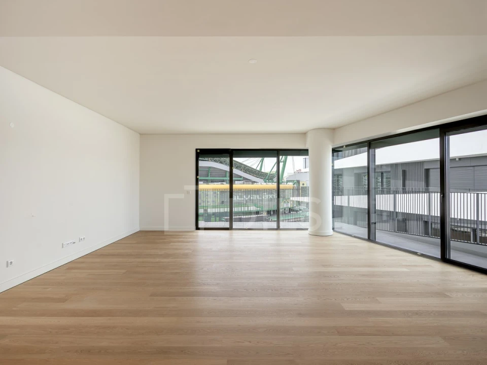 Apartamento T4 para Venda em Lumiar Foto 4