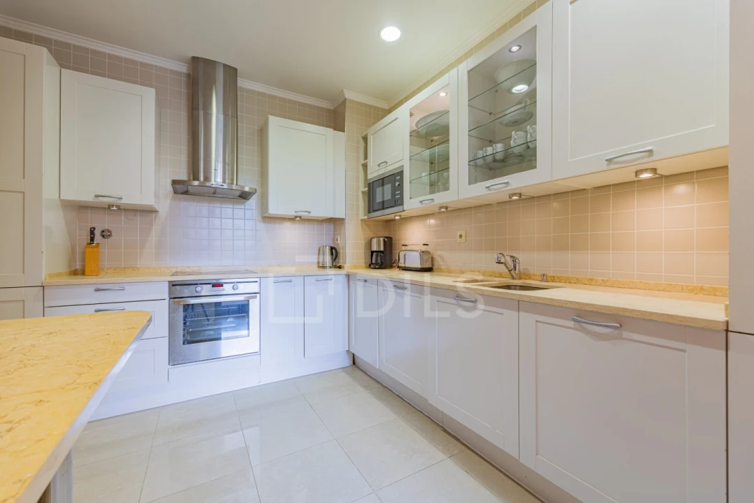 Apartamento T2 para Venda em Quarteira Foto 5