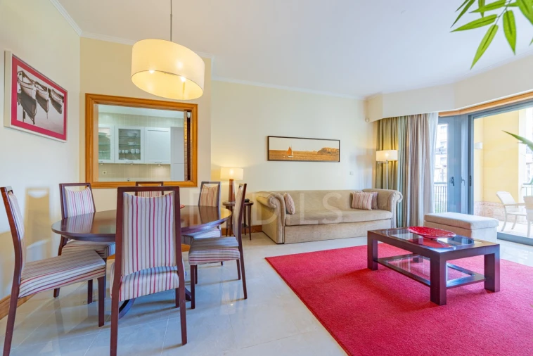 Apartamento T2 para Venda em Quarteira Foto 4