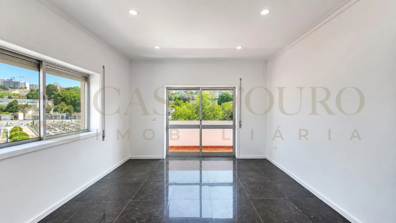 Apartamento T3 para Venda em Fânzeres e São Pedro da Cova Foto 2