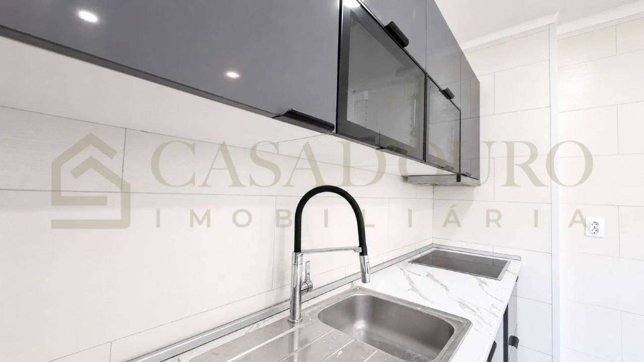 Apartamento T3 para Venda em Fânzeres e São Pedro da Cova Foto 4
