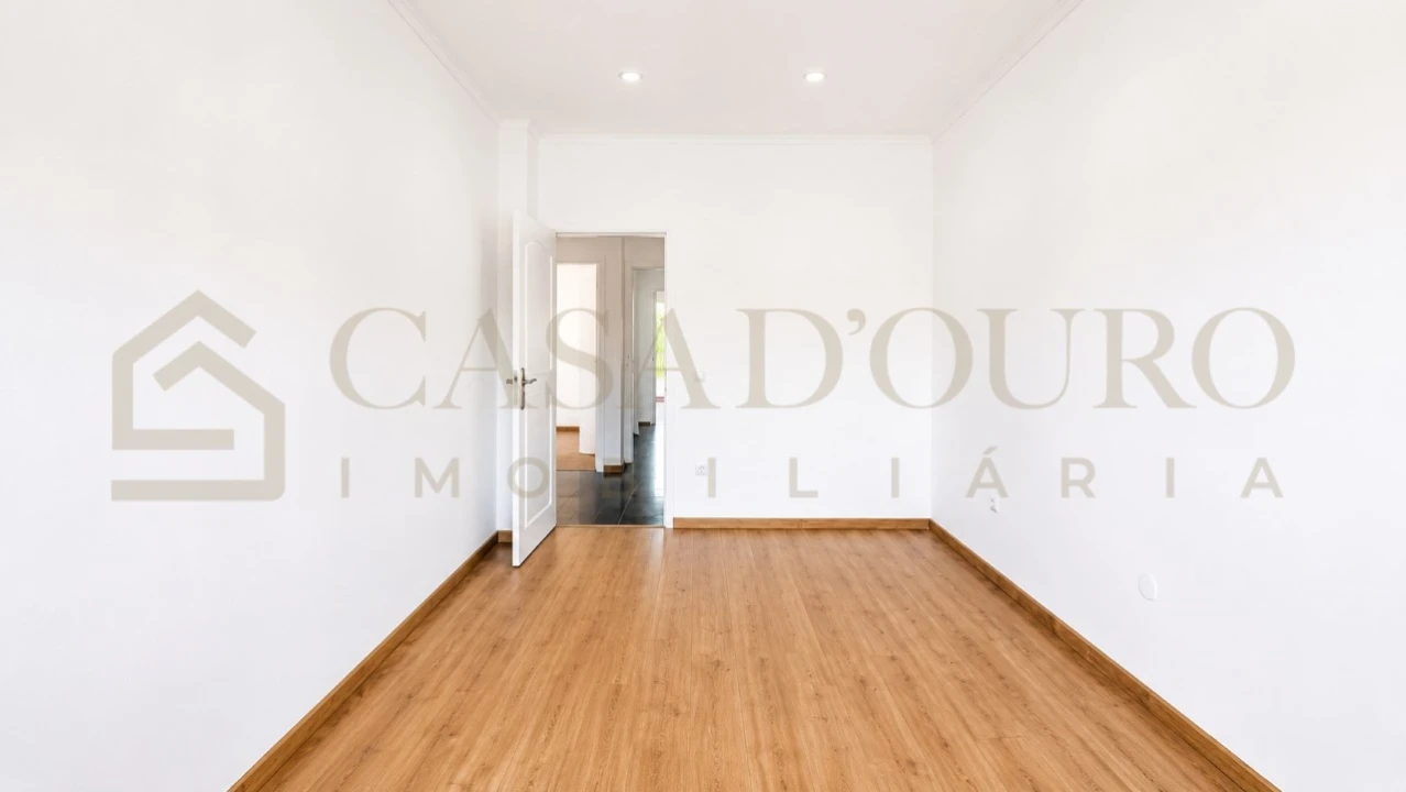 Apartamento T3 para Venda em Fânzeres e São Pedro da Cova Foto 8
