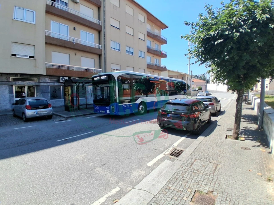 Apartamento T3 para Venda em Fânzeres e São Pedro da Cova Foto 2