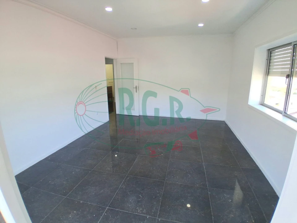 Apartamento T3 para Venda em Fânzeres e São Pedro da Cova Foto 4