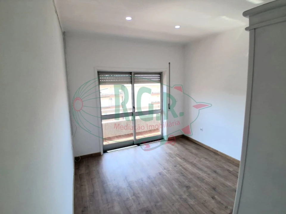 Apartamento T3 para Venda em Fânzeres e São Pedro da Cova Foto 17