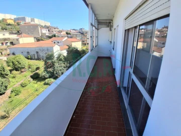 Apartamento T3 para Venda em Fânzeres e São Pedro da Cova