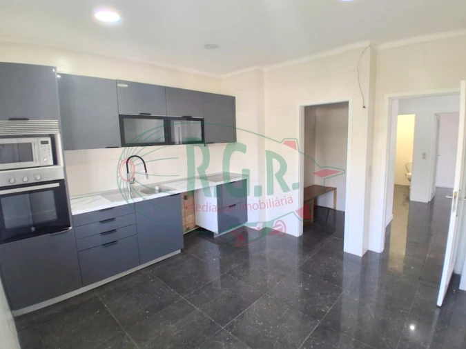 Apartamento T3 para Venda em Fânzeres e São Pedro da Cova Foto 8