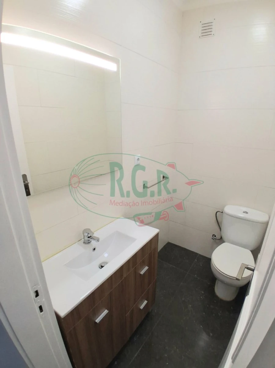 Apartamento T3 para Venda em Fânzeres e São Pedro da Cova Foto 13