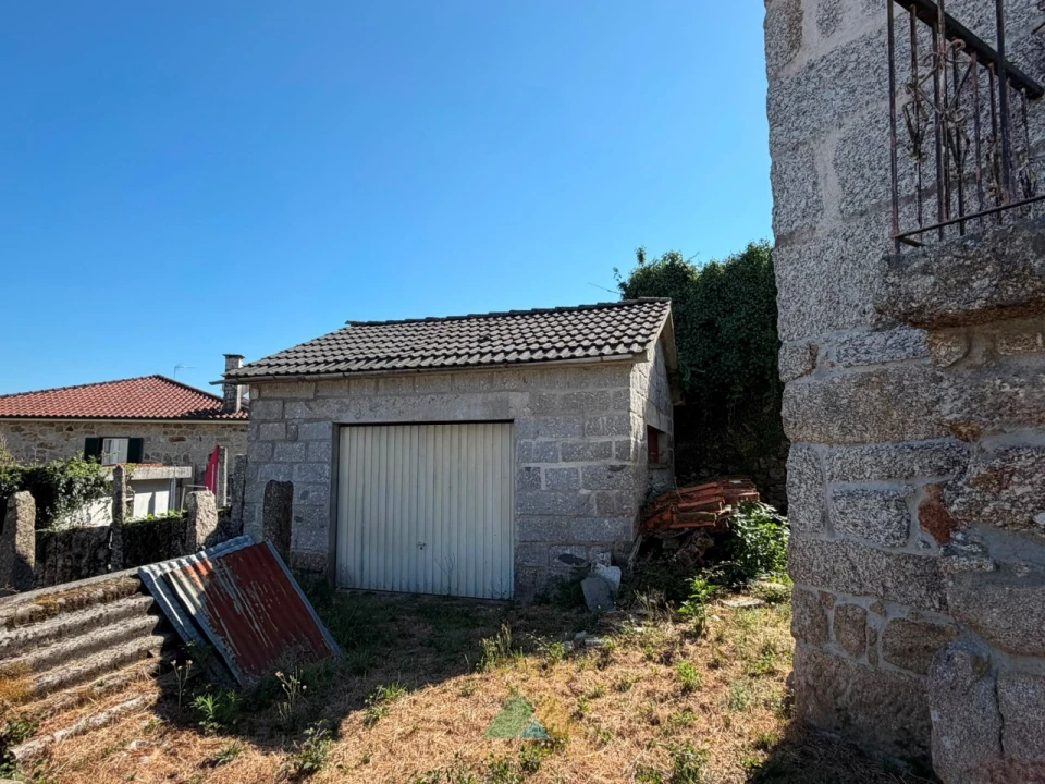 Moradia T3 para Venda em Oliveira Foto 5
