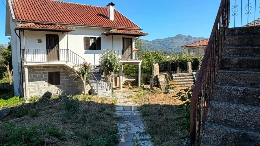 Moradia T3 para Venda em Oliveira
