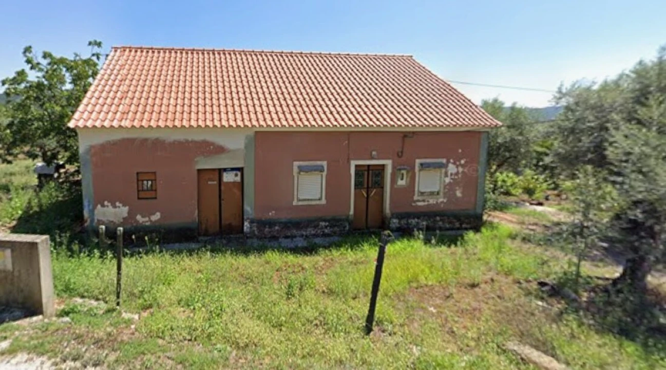 Moradia T4 para Venda em Areias e Pias Foto 1
