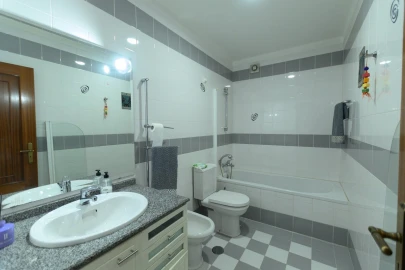 Apartamento T2 para Venda em O. Azeméis, Riba-Ul, Ul, Macinhata Seixa, Madail