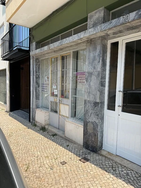 Loja para Arrendamento em Campo de Ourique