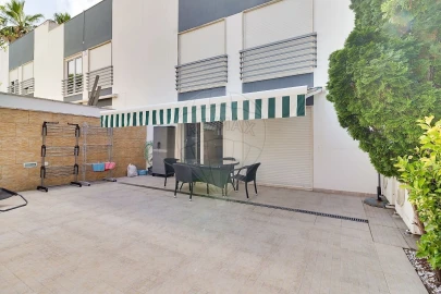 Moradia T4 para Venda em Carcavelos e Parede