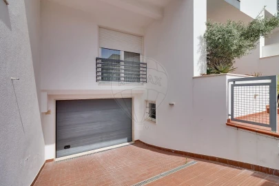 Moradia T4 para Venda em Carcavelos e Parede