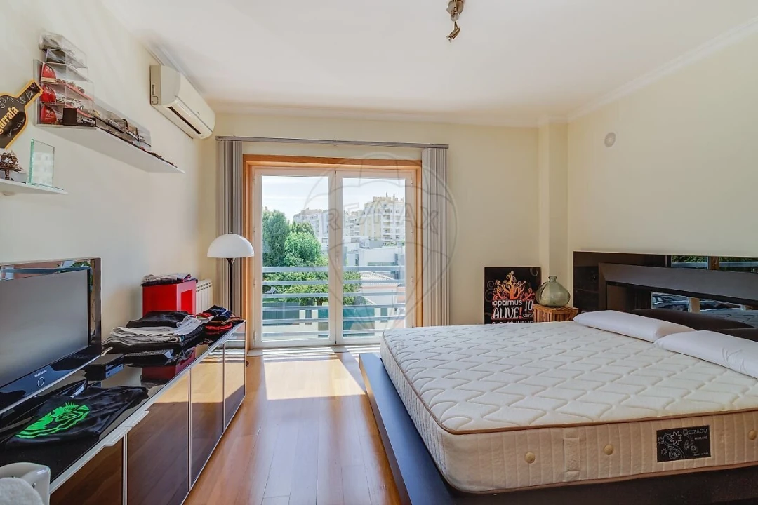 Moradia T4 para Venda em Carcavelos e Parede Foto 18