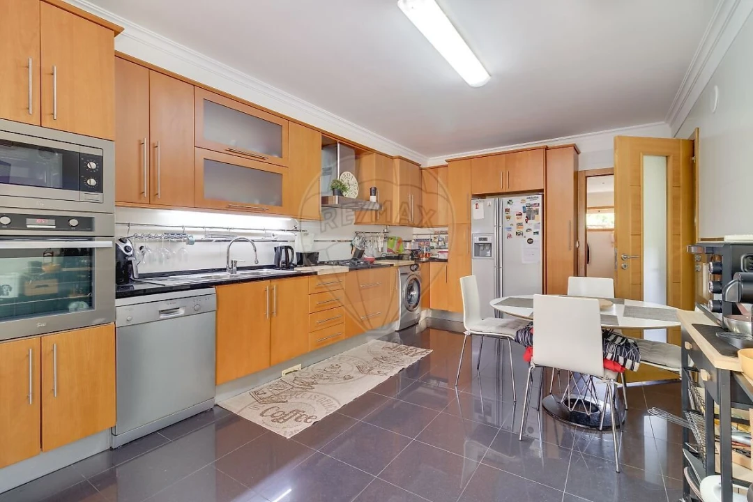 Moradia T4 para Venda em Carcavelos e Parede Foto 6