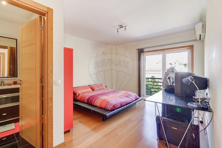 Moradia T4 para Venda em Carcavelos e Parede Foto 17