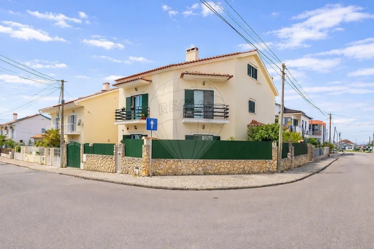 Moradia T2 para Venda em Quinta do Conde Foto 21