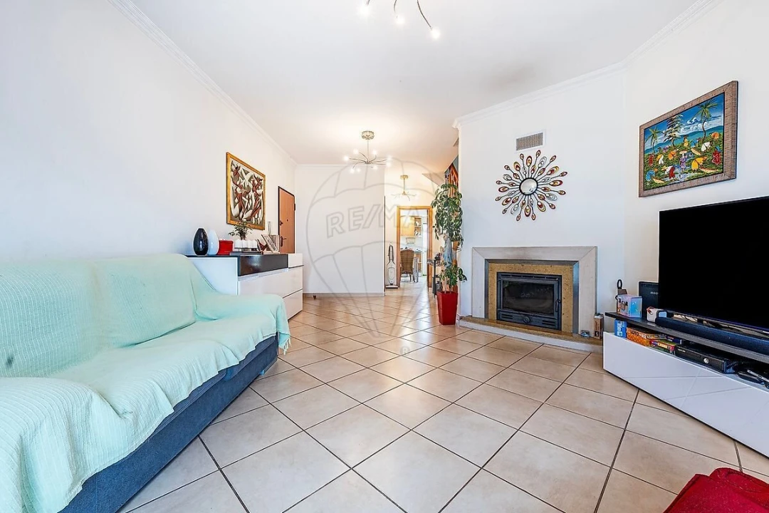 Moradia T2 para Venda em Quinta do Conde Foto 4