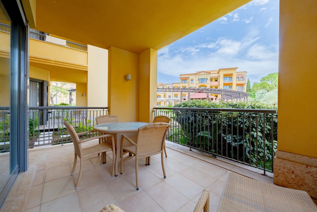 Apartamento T2 para Venda em Quarteira Foto 2