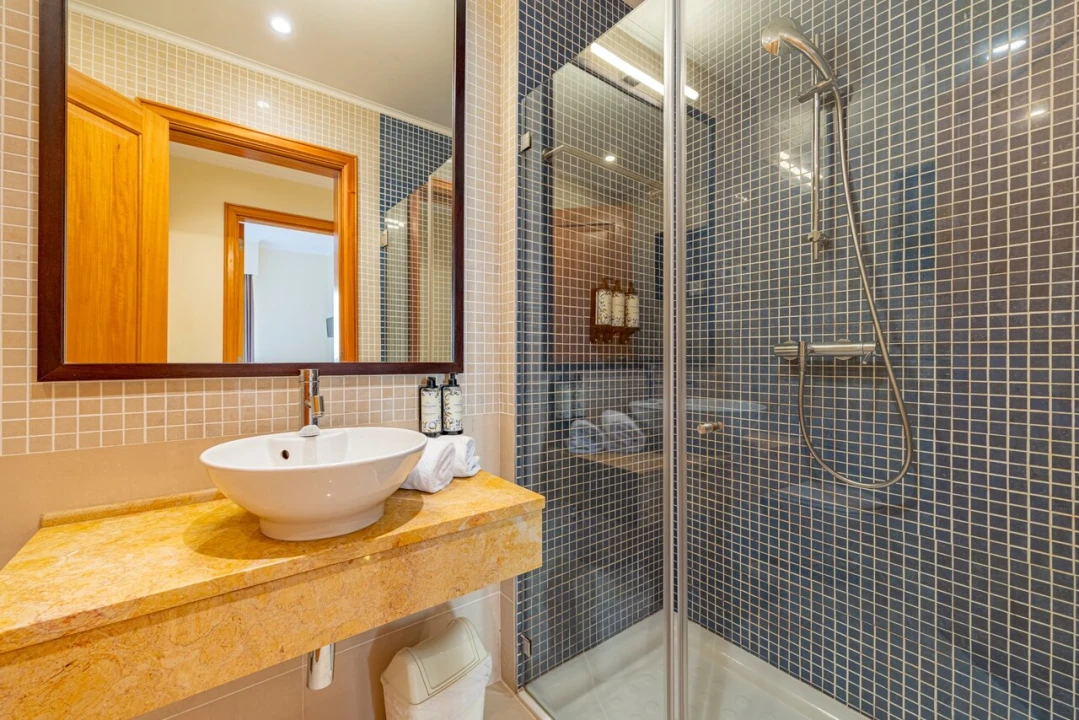 Apartamento T2 para Venda em Quarteira Foto 7