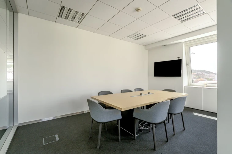 Escritório para Arrendamento em Santo António Foto 15