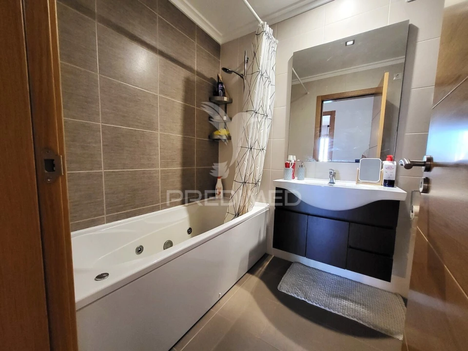 Apartamento T2 para Venda em Portimão Foto 17
