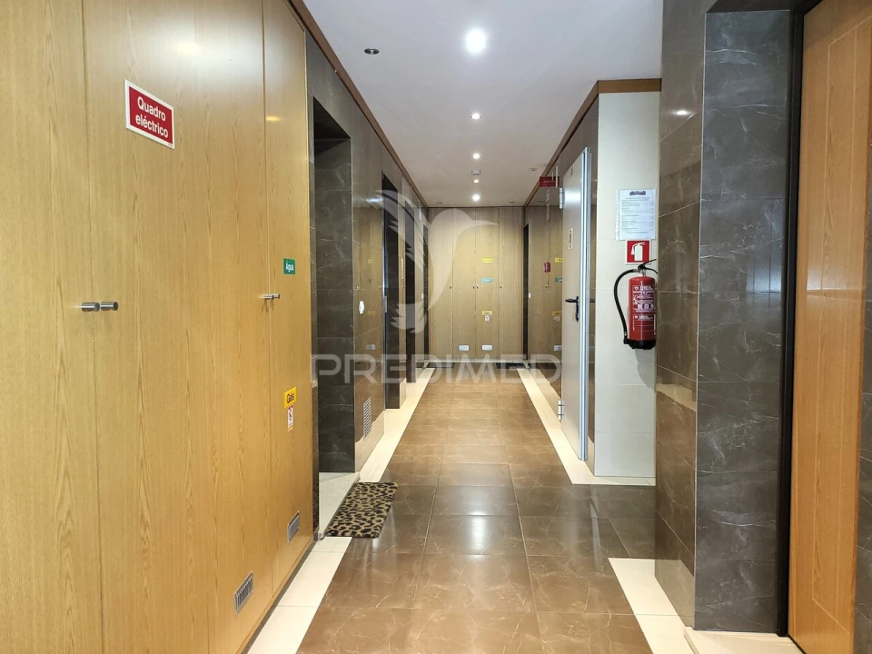 Apartamento T2 para Venda em Portimão Foto 33