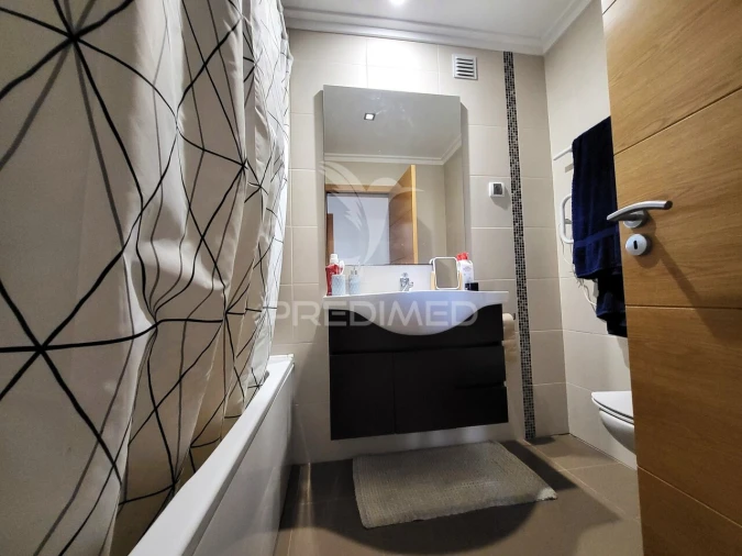Apartamento T2 para Venda em Portimão Foto 18