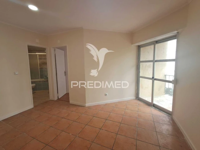 Apartamento T2 para Venda em Algueirão-Mem Martins Foto 12