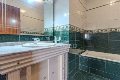 Apartamento T3 para Venda em Oliveira (Santa Maria)