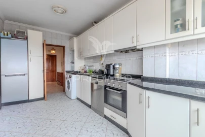 Apartamento T3 para Venda em Oliveira (Santa Maria)