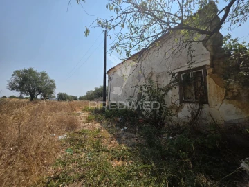 Moradia T2 para Venda em Casével e Vaqueiros