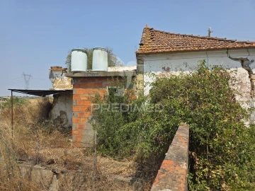 Moradia T2 para Venda em Casével e Vaqueiros