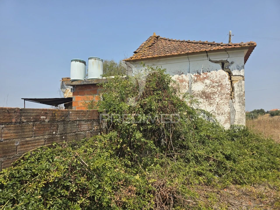 Moradia T2 para Venda em Casével e Vaqueiros Foto 2
