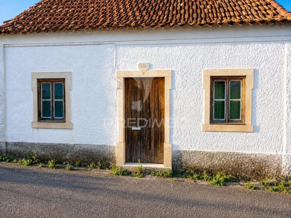 Moradia T2 para Venda em Arneiro das Milhariças Foto 2